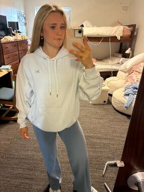 Alo yoga white hoodie